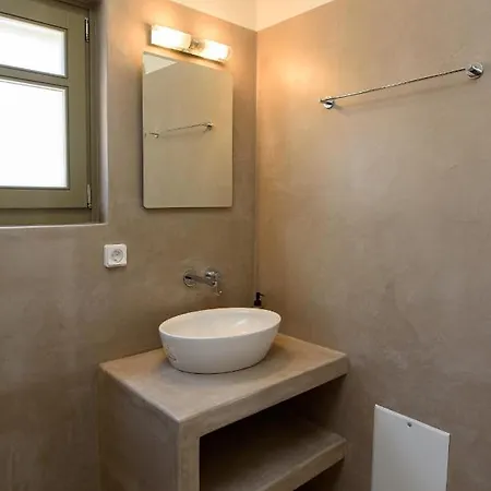 Holiday home Araklos I